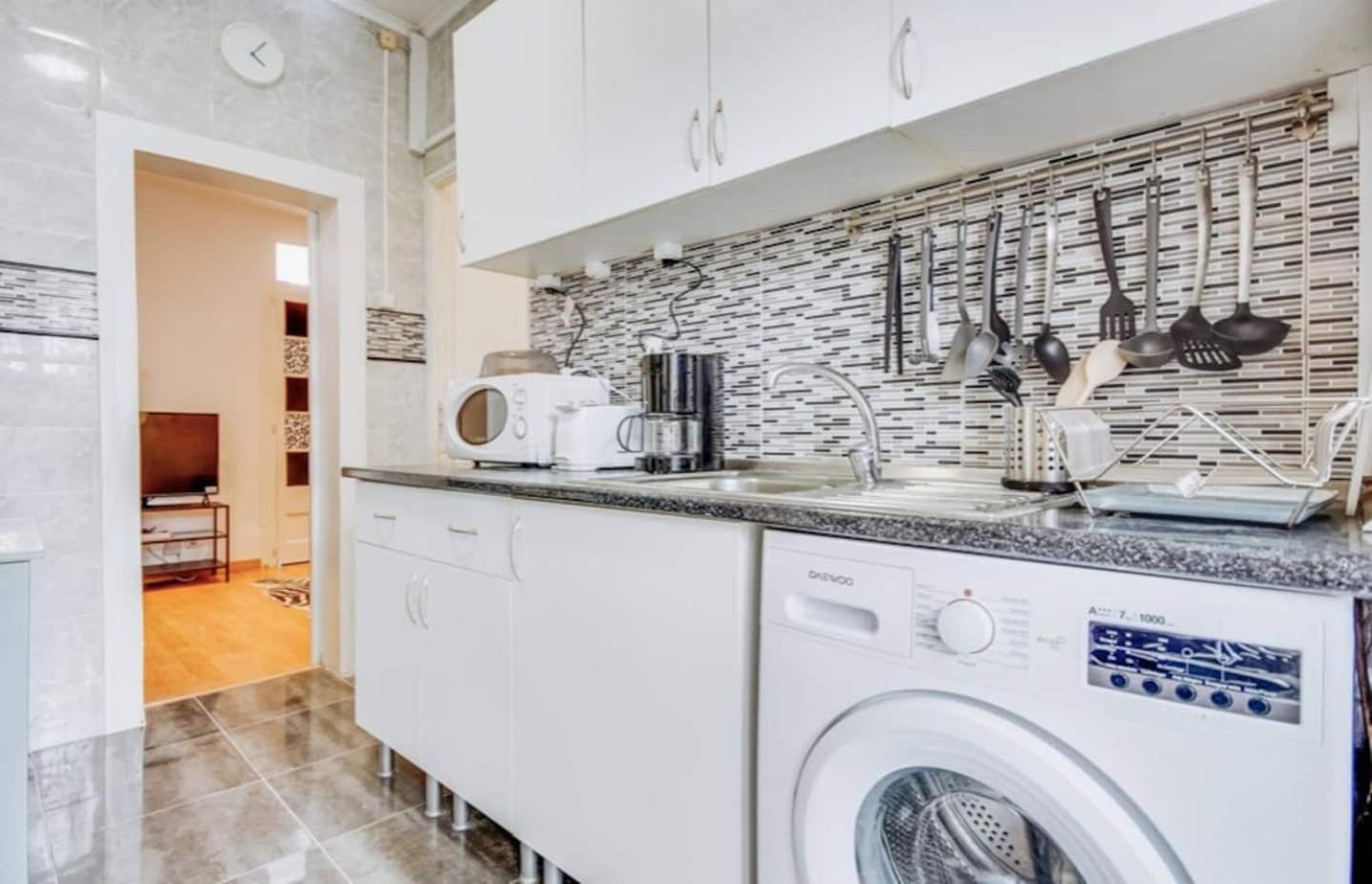 3 Bedroom Apartment In Baixa With River View Lisbona Esterno foto