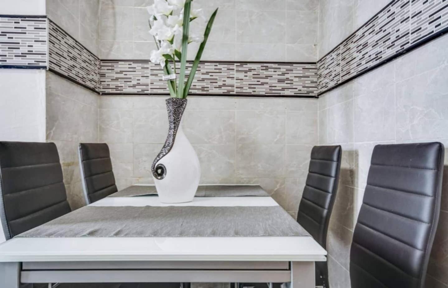 3 Bedroom Apartment In Baixa With River View Lisbona Esterno foto