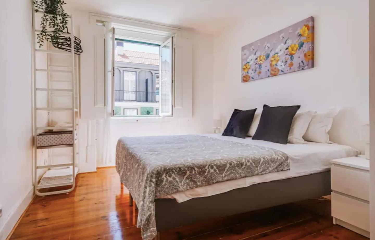 3 Bedroom Apartment In Baixa With River View Lisbona Esterno foto