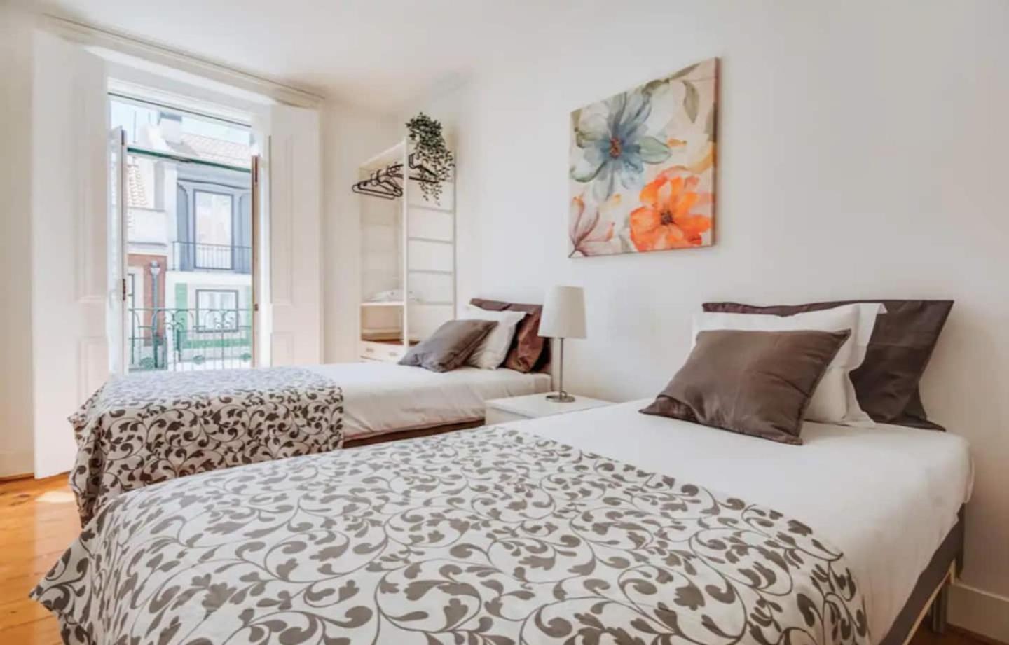 3 Bedroom Apartment In Baixa With River View Lisbona Esterno foto