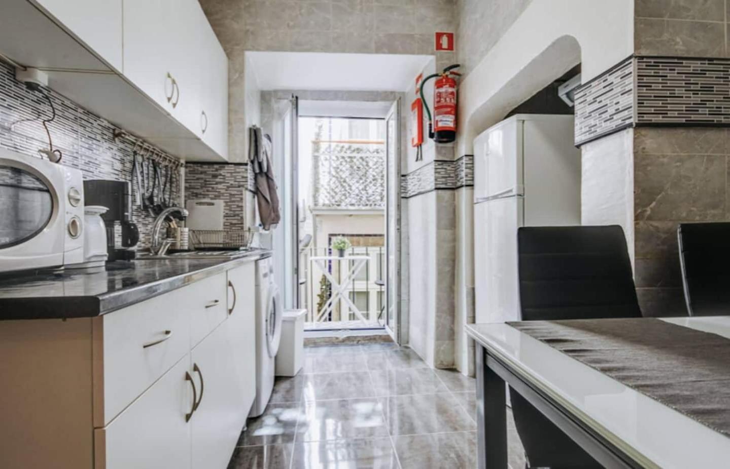 3 Bedroom Apartment In Baixa With River View Lisbona Esterno foto